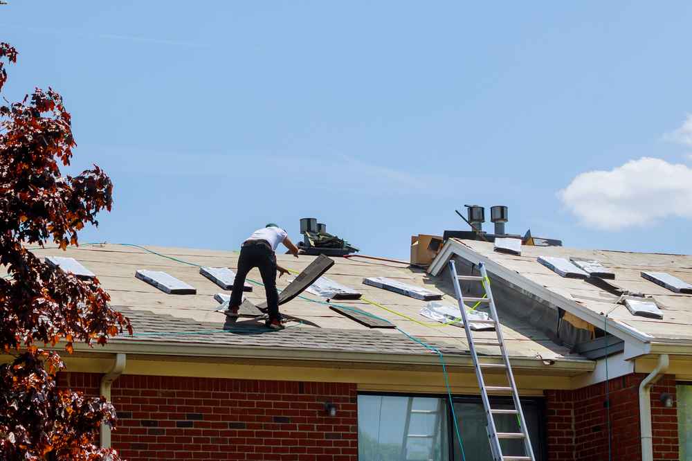 Roof replacement expert providing professional roofing services in Bossier City, LA.