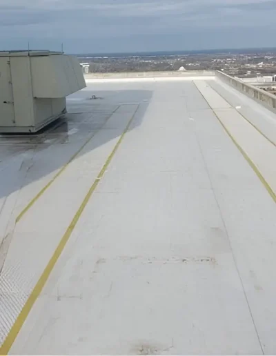 Commercial flat roofing system installation